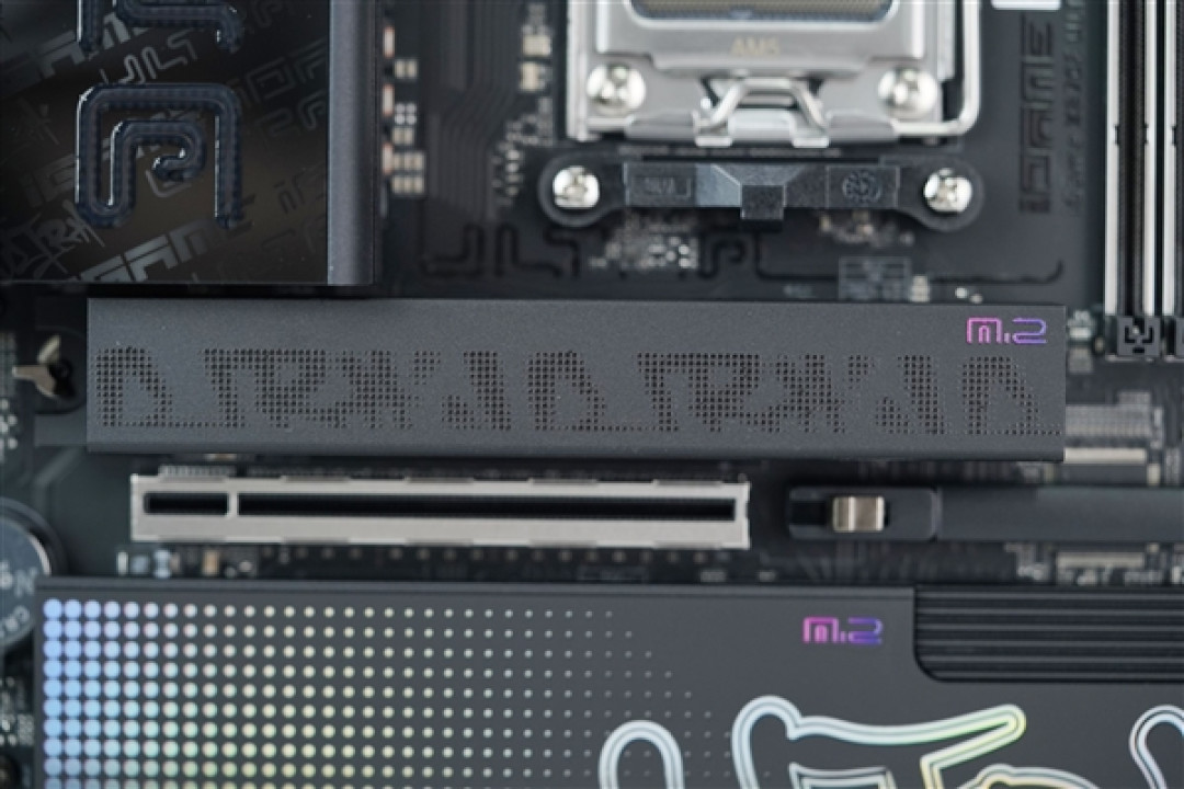 锐龙9000新搭档!七彩虹iGame X870E ULTRAS主板图赏