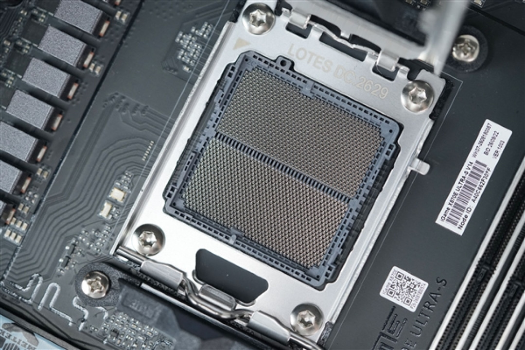 锐龙9000新搭档!七彩虹iGame X870E ULTRAS主板图赏