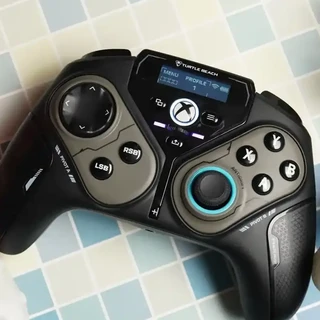 以一敌二，备战GTA6 - 乌龟海岸 刺客PIVOT翻转式游戏手柄
