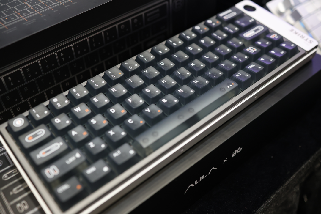 狼蛛做了把四位数的键盘:Neos75 23号开订,全铝+屏幕+旋钮买的是什么,蹲首发前先核清这几个没答案的问题