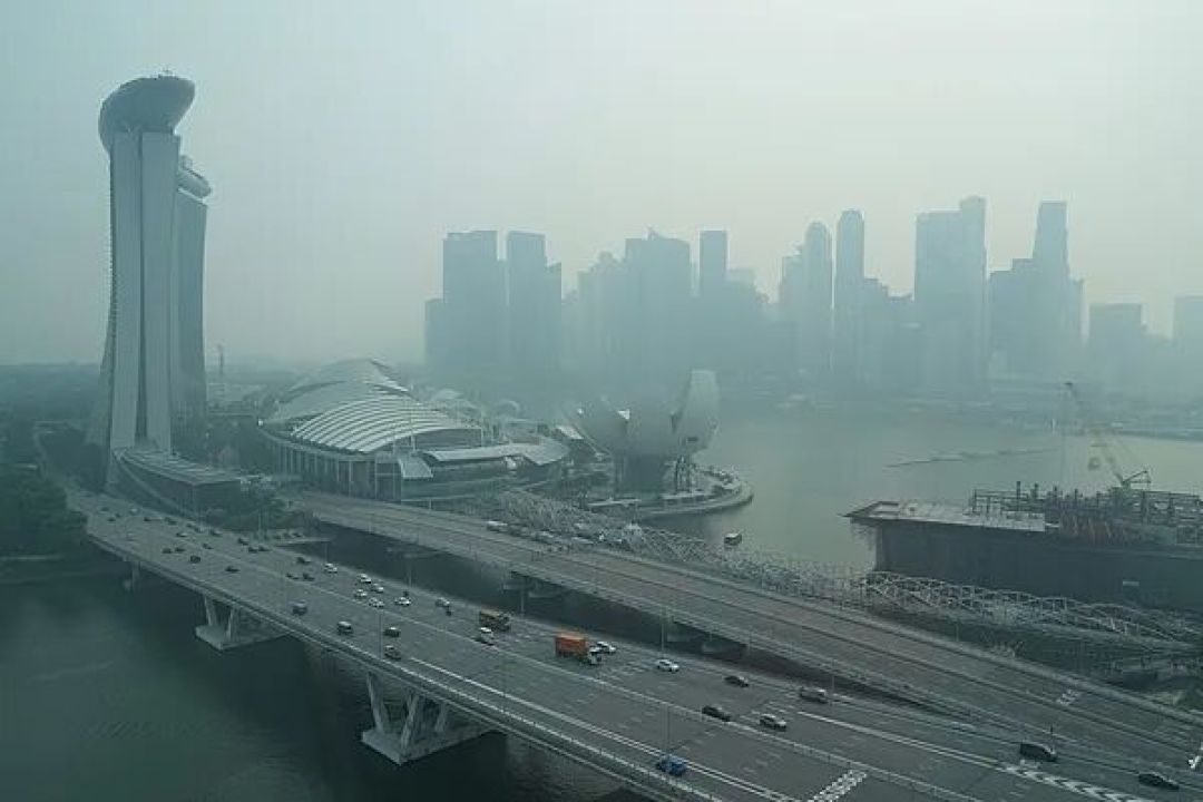小米18家门店售罄！新加坡十余年最严重烟霾，空气净化器被炒到10倍溢价