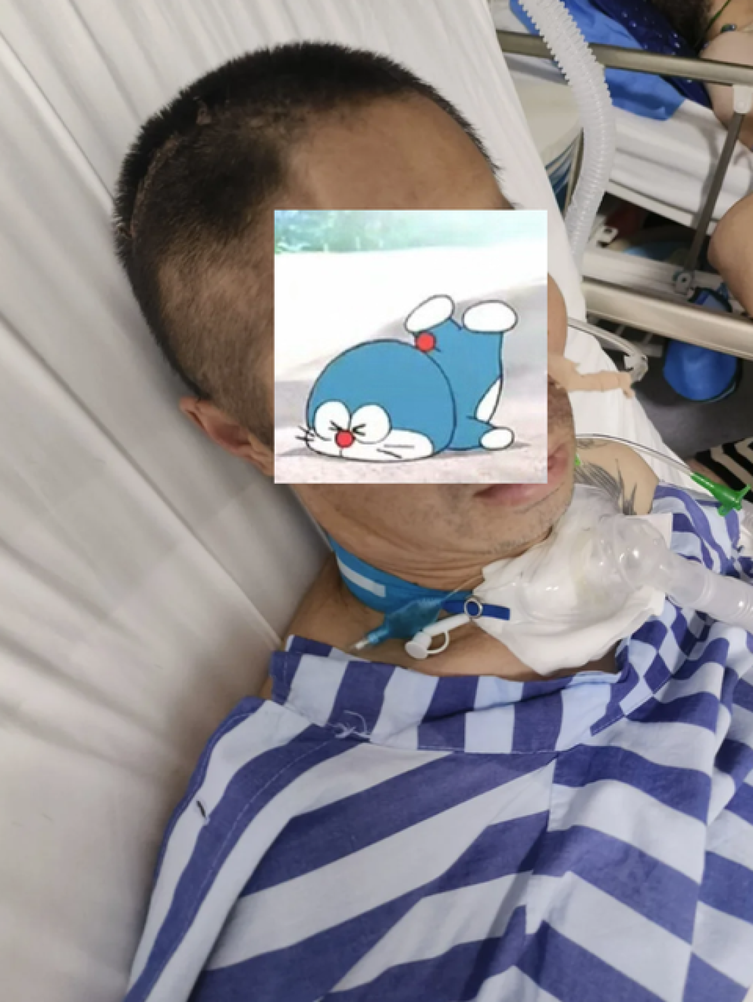 体检查出血压140/92，家里人劝你别再撸铁？要防的不是力量训练，是憋气和冲极限：用力时呼气、数出声，练前量血压超180/110当天歇，一周排3次轻中重量+有氧，8-12周记着血压日志去复诊