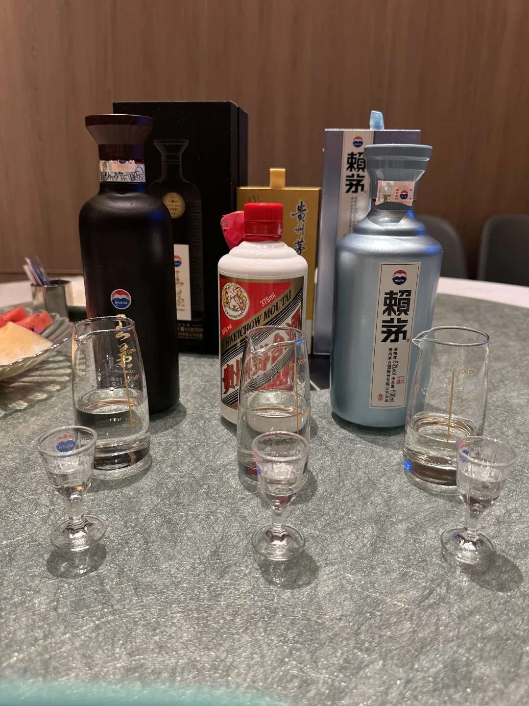 哪瓶才是真的特曲60？品鉴装、小酒版、非卖品：白酒货架上查不到价的那半边，我按毫升给你算清