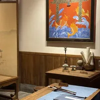 「铜钱旅行」全网爆火：7.5万人收藏，评论区却吵成两半——跟风去永泉小镇前，先把这三本账算完