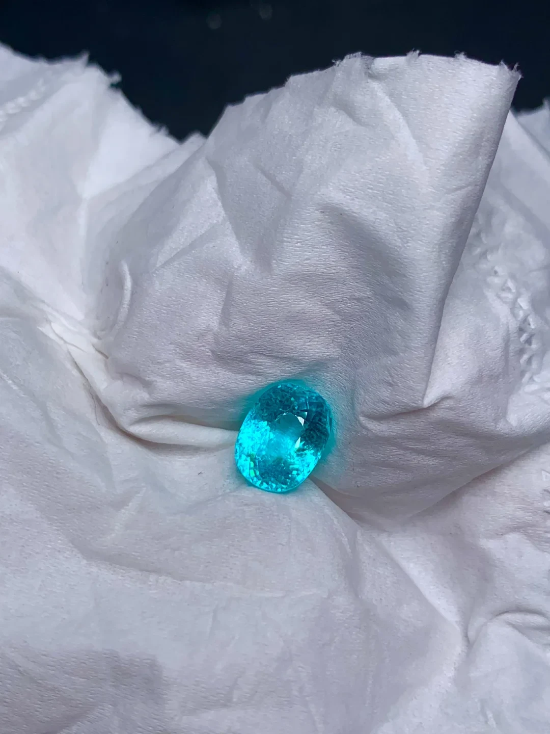 十月生辰石想入手?欧泊和碧玺,先躲开这5个坑再花钱