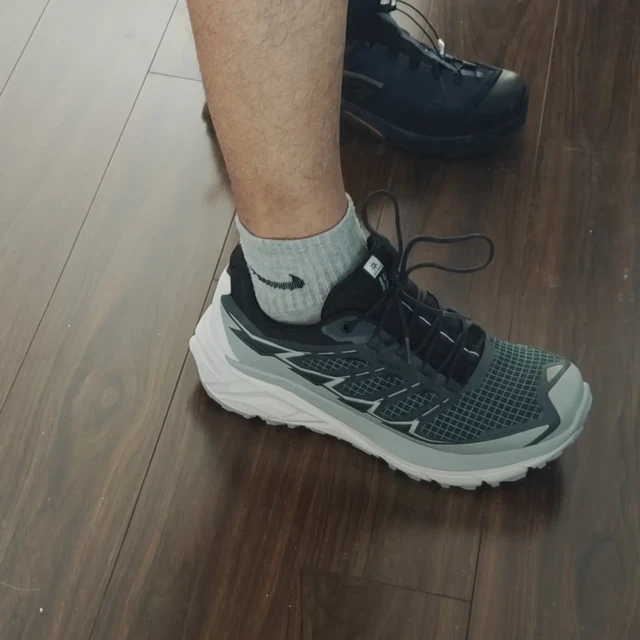 徒步鞋黑指甲，不一定是买小了