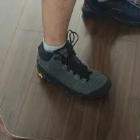 徒步鞋黑指甲，不一定是买小了