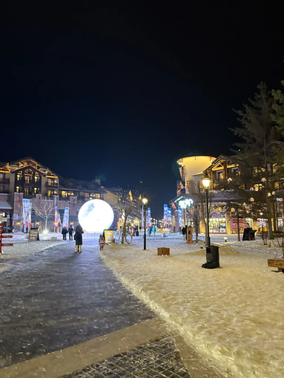 离开板还有一个月,转让帖先刷屏了:雪季早鸟住滑我拆成三本账——差价是真的,悄悄收回差价的条款也是