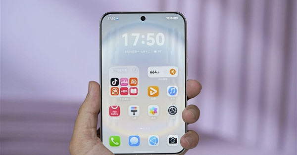 全球首款阔直板手机！华为Pura X View销量破55万：发售至今供不应求