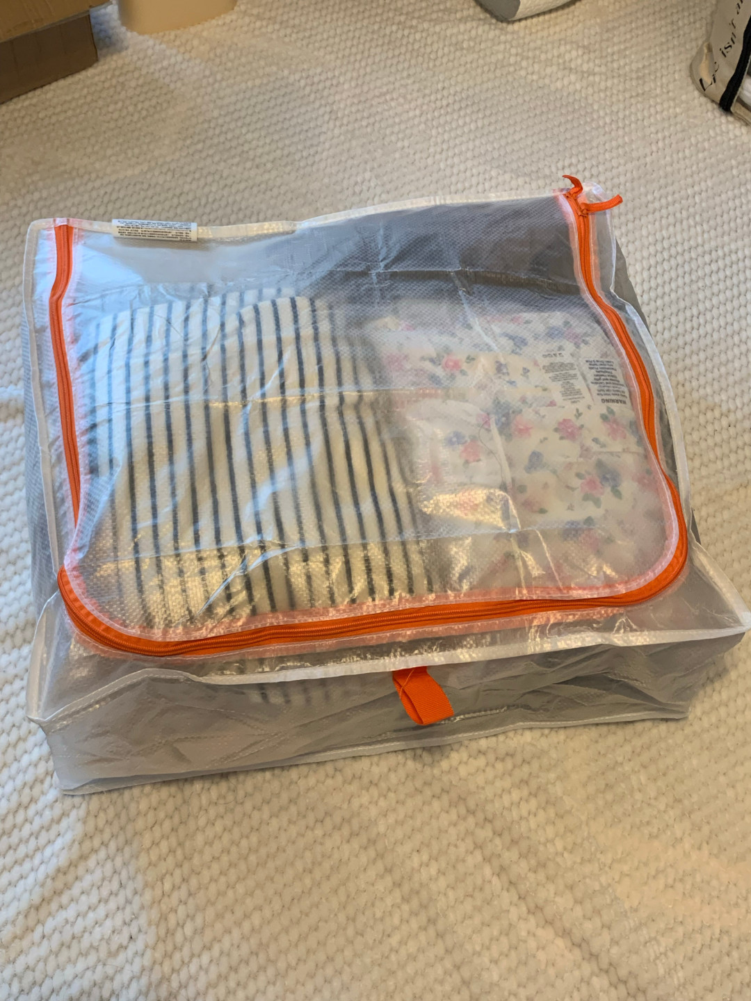 「买了三家店、全漏」撞上「24次豆子实验:压缩袋没省出空间」:双11换季收纳囤货党,今晚8点闸门前,先把塌、漏、体积这三本账对完