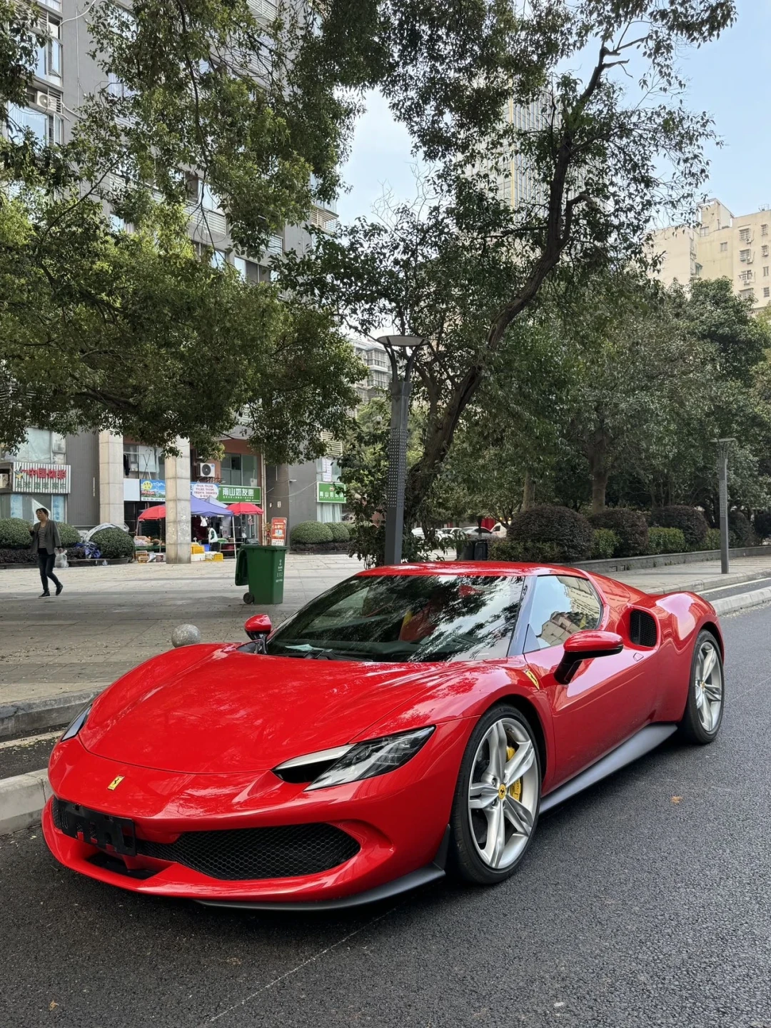 Roadster刷屏后,超跑租车价目表密集上新:911一天1800,那台被避雷的SVJ烧掉8300——交押金前先看这几条