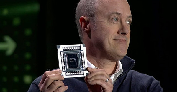 告别有机基板！英伟达下一代CPO原型曝光：单光纤256Gb/s