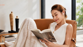 陪朋友挑自拍屏，我让她先别看参数表