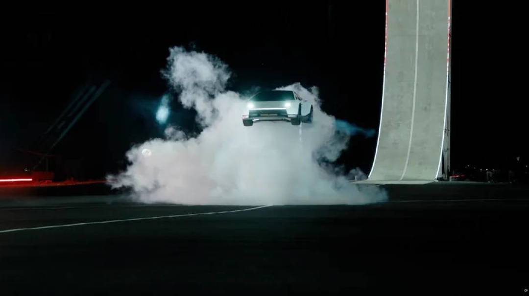 特斯拉Roadster真的会飞:三个版本、33.2万订金和九年跳票史