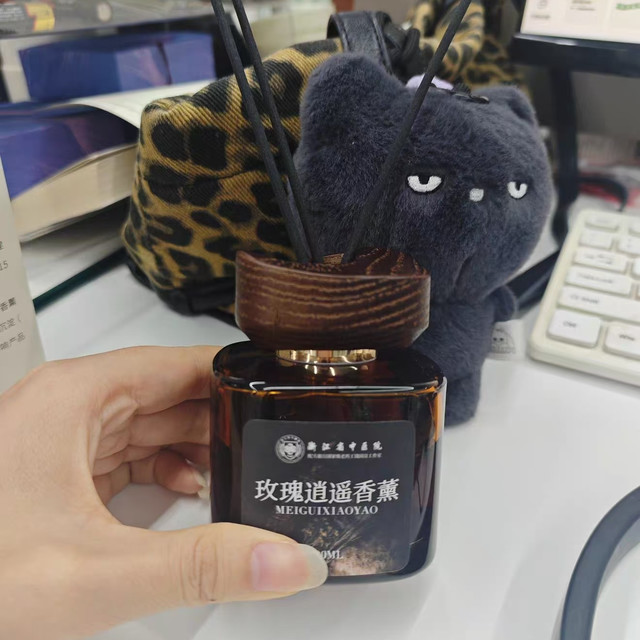 天台山沉香玫瑰无火精油香薰