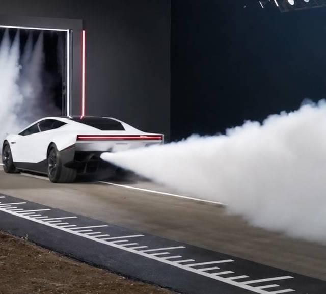 特斯拉只能飞 5 秒？科学家称其为「放屁车」，联邦航空局：不符合航空器定义