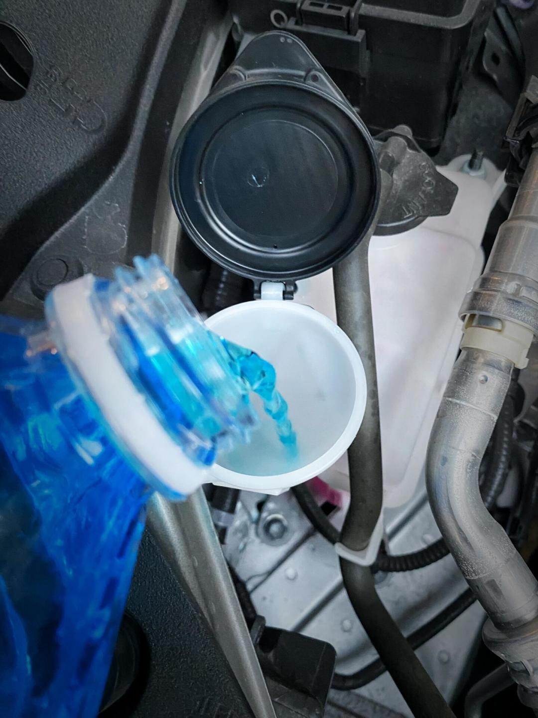 夏季玻璃水撑不过冬天:标号选错冻裂壶,寒潮前要做3件事