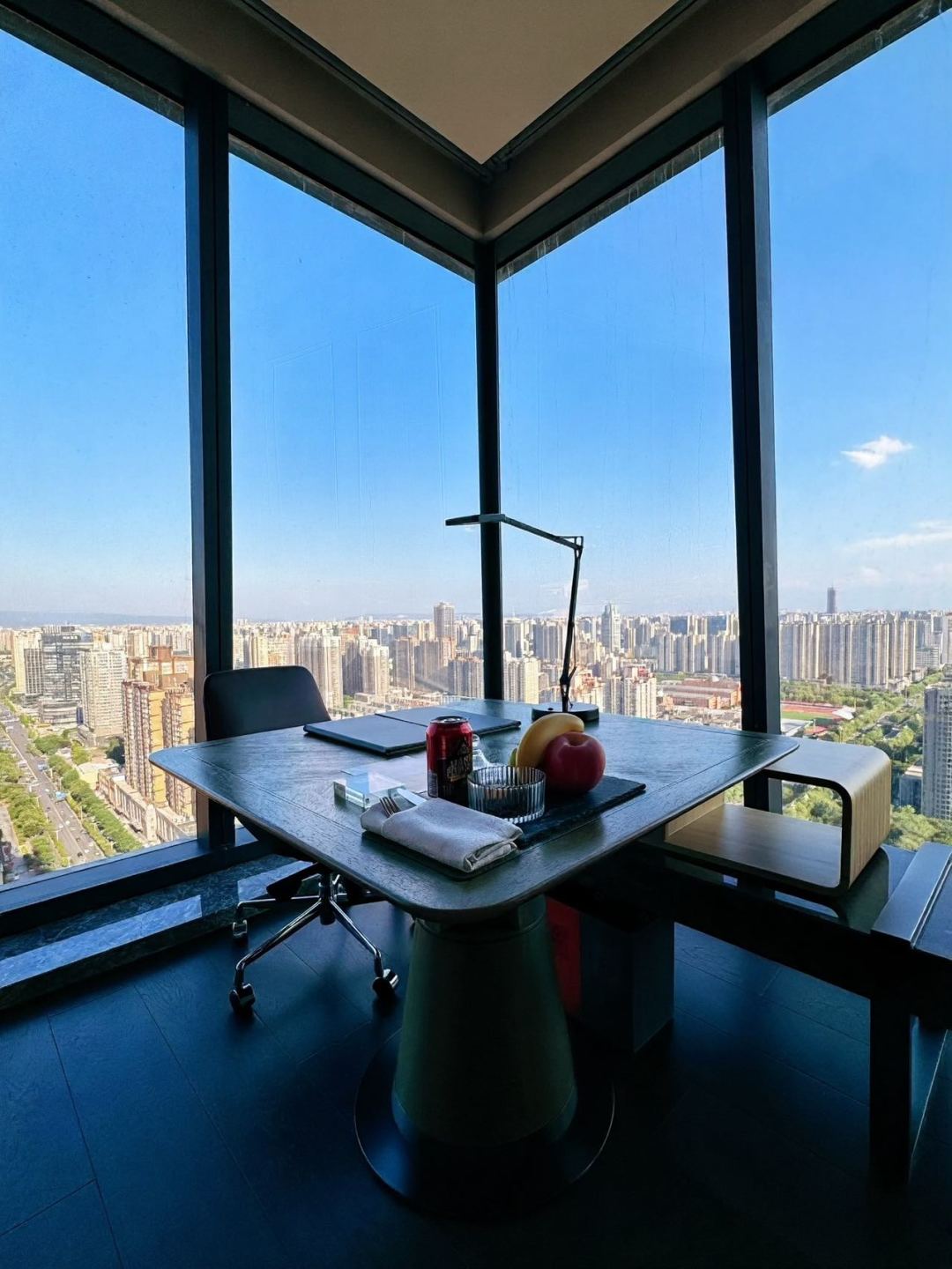 今秋高星酒店的降价分三种,只有一种值得取消重订——我把-36景气指数和601条评论对完了