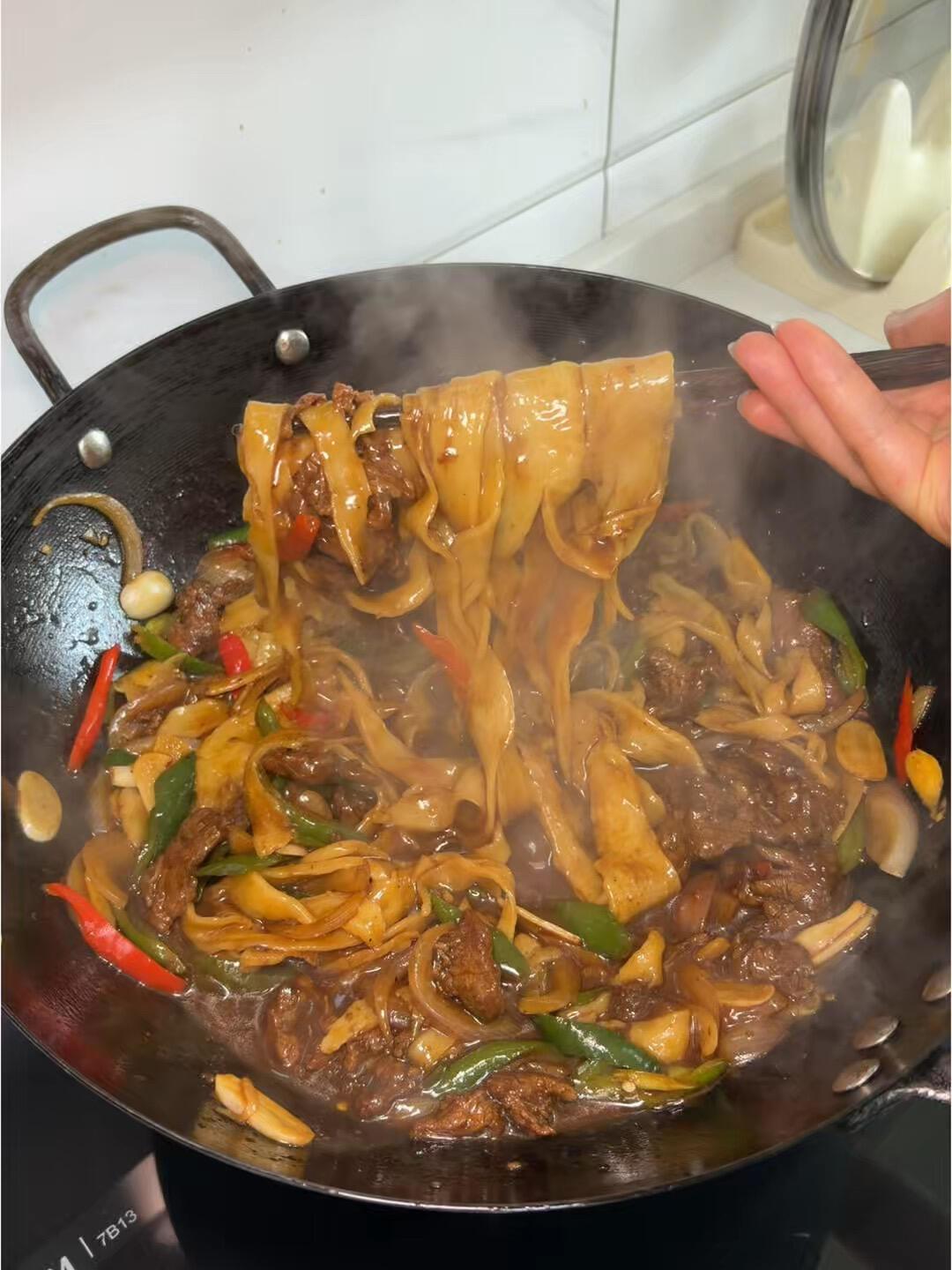 一份冰粉换一条五星好评,450元能砸掉一家店:高分低分都上了价签,这周决定