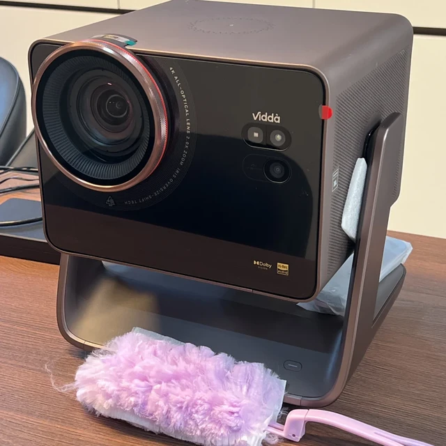给Vidda C5 Master付尾款前，把参数表里五个词掰开看：8000:1有条件、5800流明没写噪音、你家投距决定这笔值不值