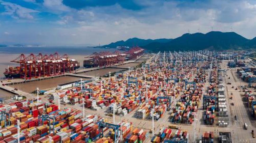 95号汽油逼近9元:加92的车该升级吗?答案就写在油箱盖上