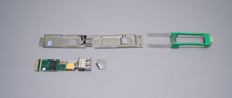 QSFP28标准设计，新易盛100G光模块拆解