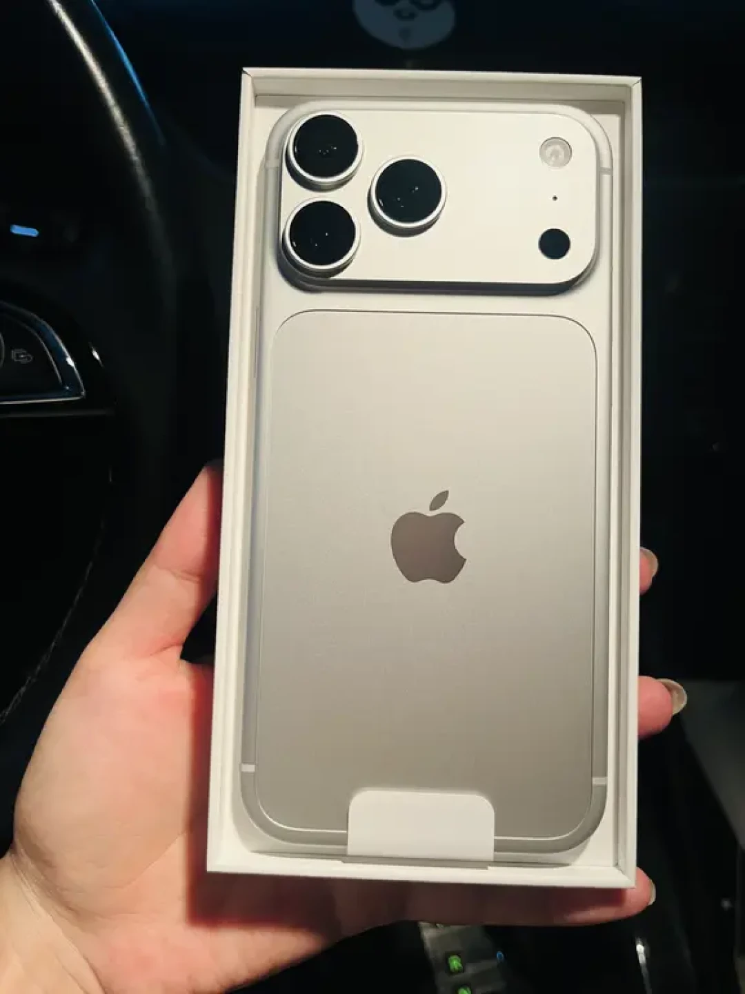 今晚8点iPhone开抢前,我过完26条苹果领券帖:650券卡在19:59过期,满屏