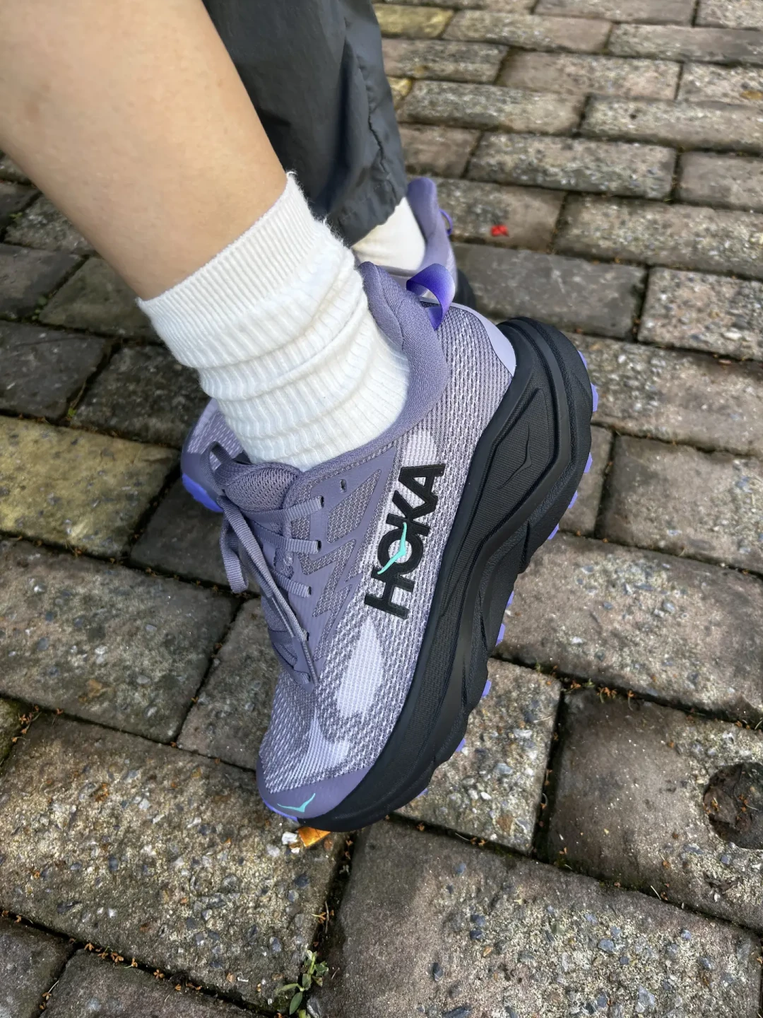 2026双11 HOKA值不值得买?渠道、老款与GTX三笔账的选购攻略在这里