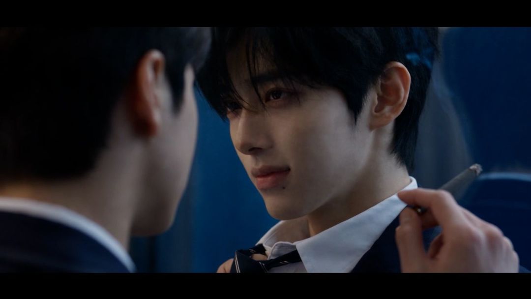 「3集21场大尺度、大结局跌到1.8%」撞上「5集播放1.5亿、全是中国创作者手搓」:换剧十字路口的韩剧melo党,点开AI剧第一集前,先把配方、供给、避坑这三本账对完