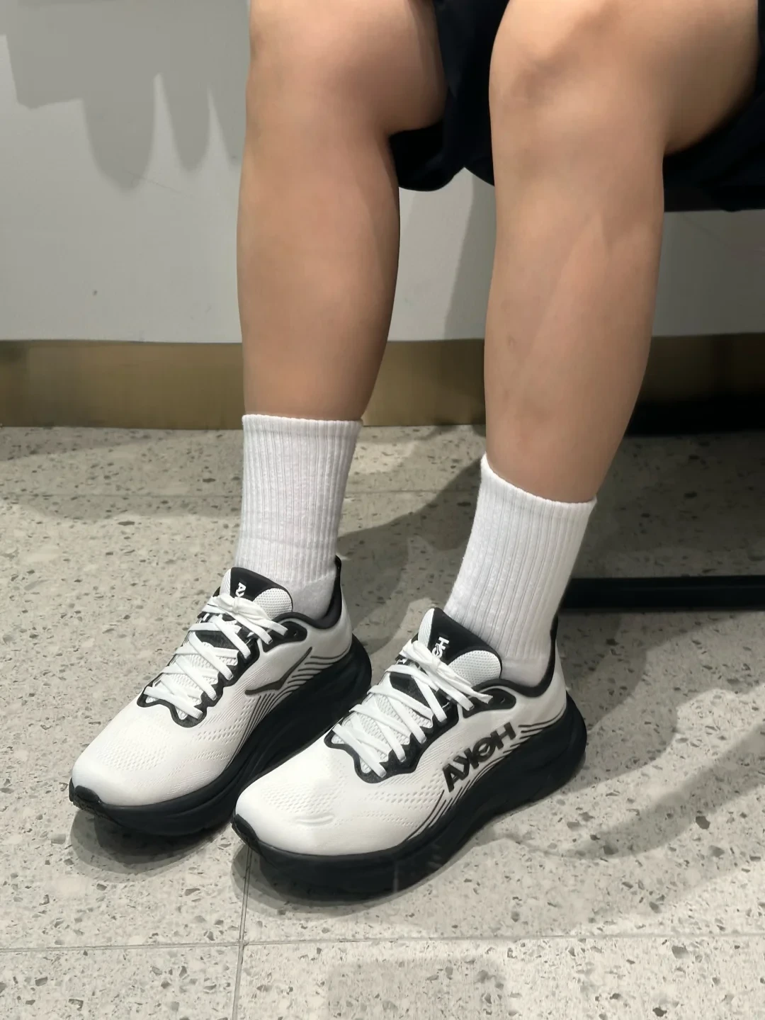 2026双11 HOKA选购指南：值不值得买？先看评测算清缓震、GORE-TEX、性价比三笔账