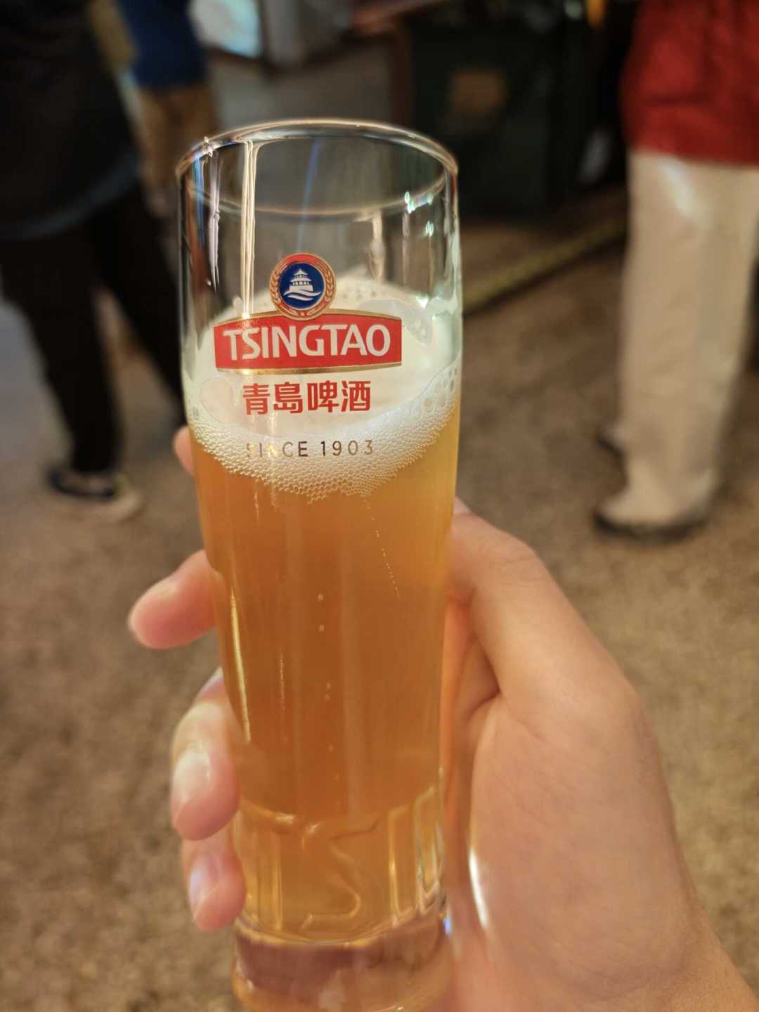 「机场两瓶190」撞上「快递一箱不到200」:原浆只剩7天鲜活期,带回党先把产地、船期、打包这三本账对完