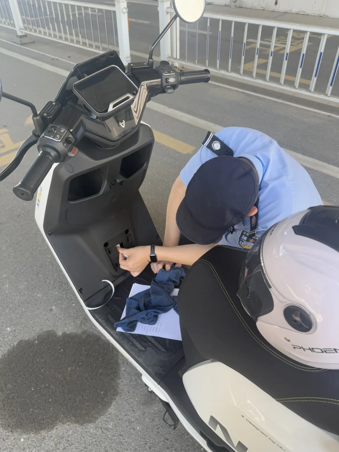 小牛今晚20:00发两台新车,一台免驾照的电自、一台要E证的电摩:下单前先对完牌照、年检、报废、载人四本账