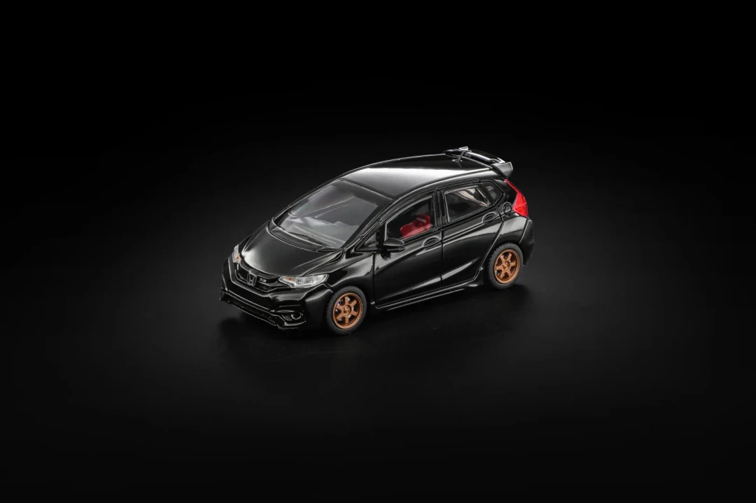 1:64开始卷规格:8元车身能喷成顶配,双11还追什么限定?