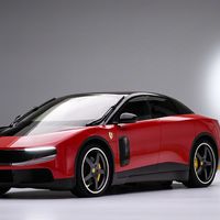 被全网嘲“丑”的法拉利电车，中国88台3天售罄：Luce卖给谁