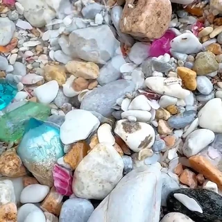 证书写“天然水晶”真没骗你——颜色可能是辐照的：秋季入坑水晶，这3招土方法才管用