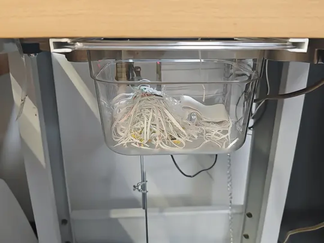 锁边机比我的缝纫机还贵：把二十来条晒价帖和翻车帖摆一张账，第二台机器值不值，看你车什么布