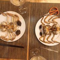 大闸蟹季最烦的灵魂拷问：白葡萄酒能不能配蟹？3个安全答案给你