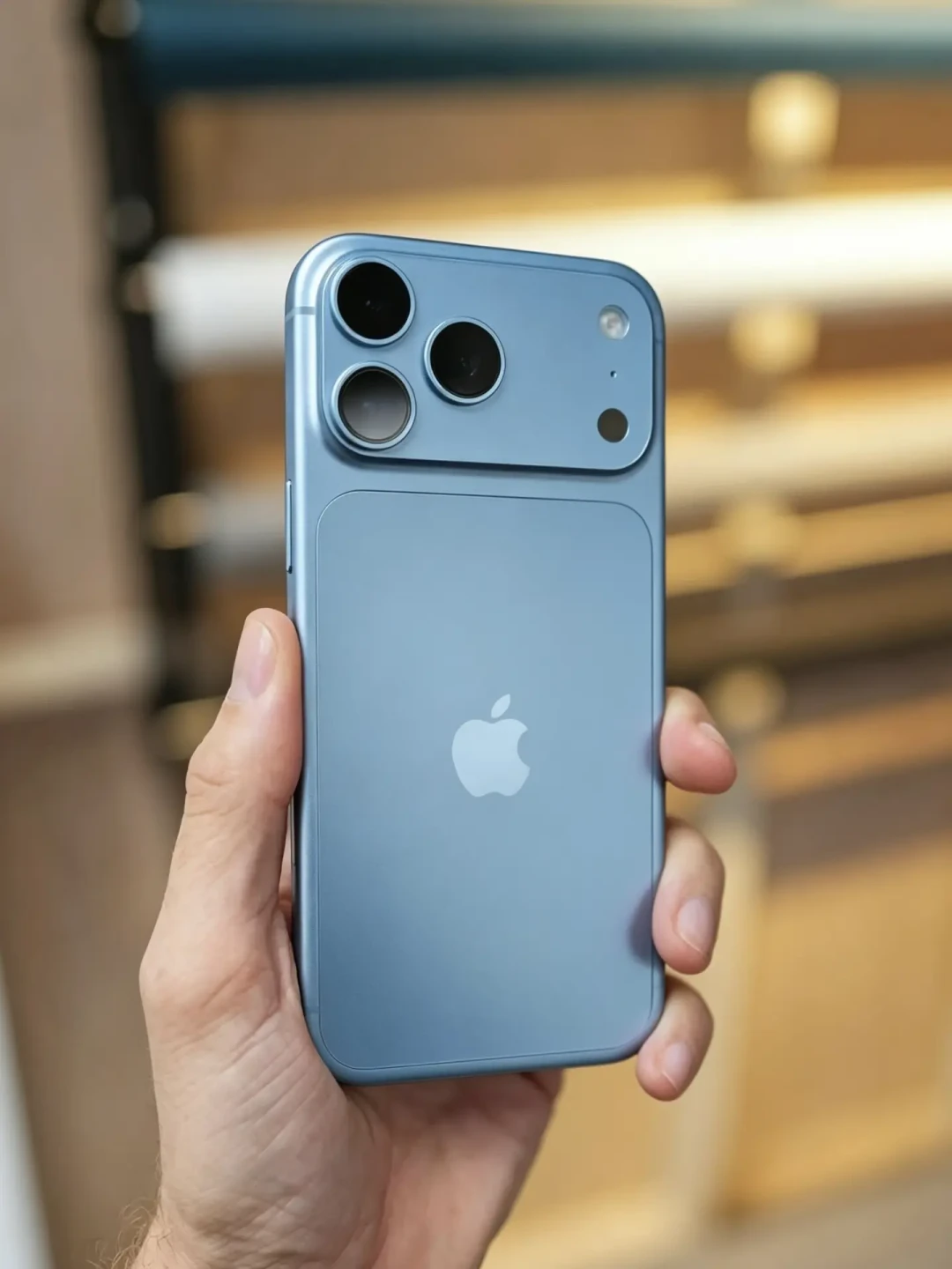 iPhone 18 Pro 双十一还能降吗？蹲了30天，底摸穿了