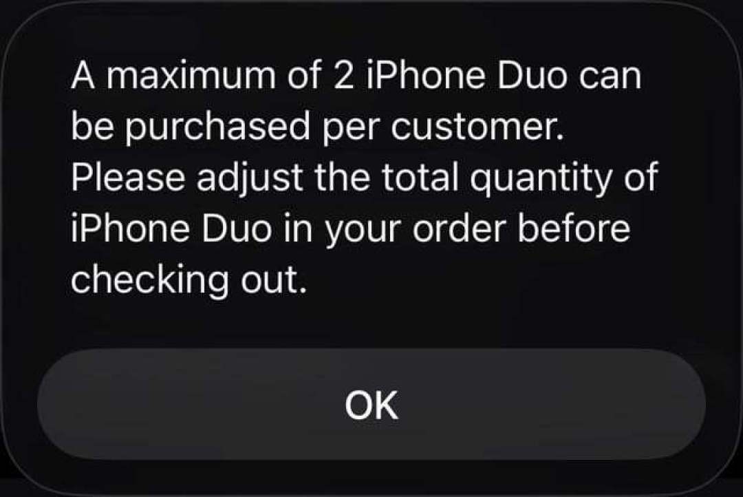 iPhone Duo的黄牛先崩了:溢价从5.8万跌到3000,想买的别再多给他们一分钱,下单前先把eSIM查明白