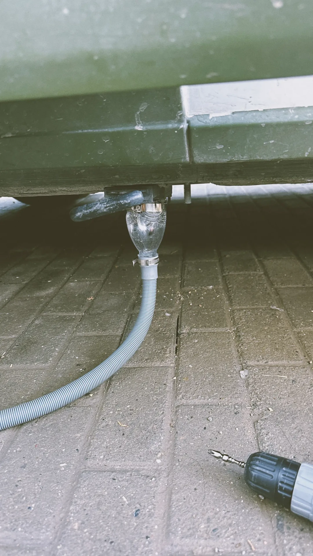 先别急着买房车：黑水箱、低频噪音、洗澡难，旅居评论区最绕不开这三关
