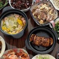 大餐桌一年坐不满3回，媳妇说扔了可惜，两三个平方全堆快递了
