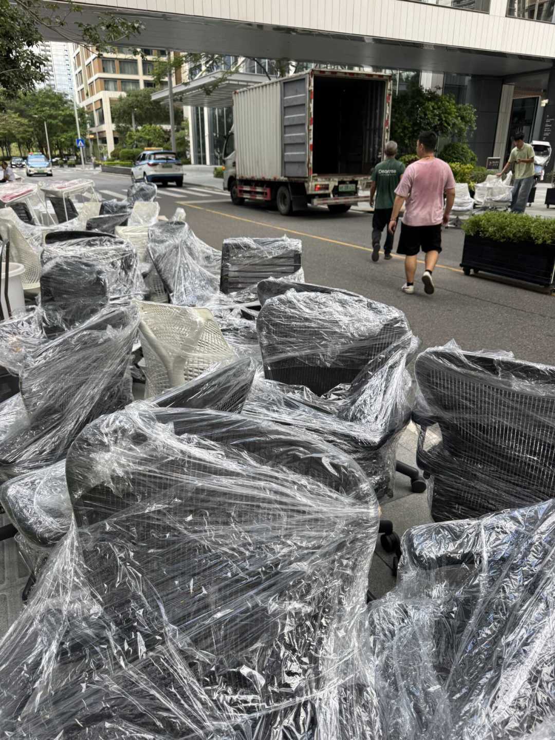 公司一倒,赫曼米勒淹了闲鱼:想捡3000的Aeron,先找到那串码
