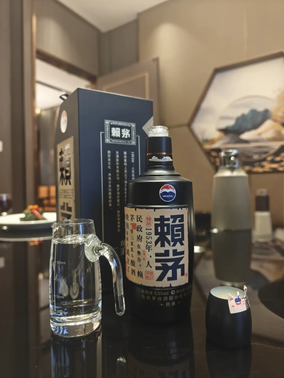 知乎的商务宴请“标准答案”成了赖茅传承蓝:话术写酱香纯正,酒友只聊200多和真不真