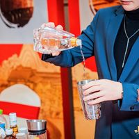 苏超决赛夜倒计时,票抢不着?一瓶国缘给你留个座位