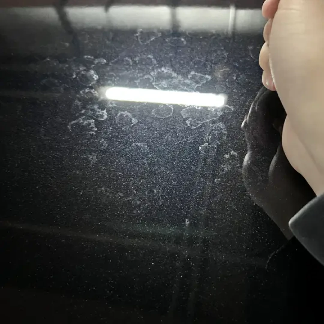 雨后白印鱼鳞纹洗不掉?水渍不是脏,是漆上的