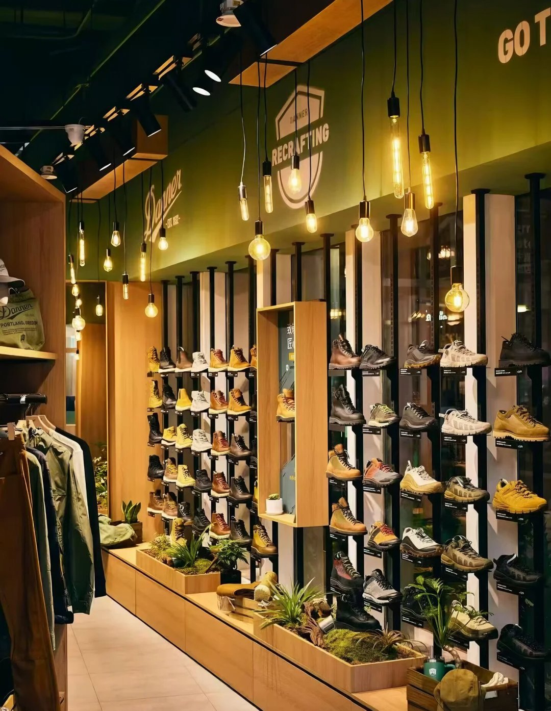 Danner中国首店开进上海:4299的山脉之光,冲吗?