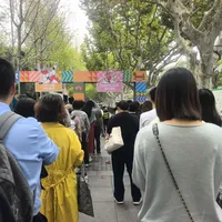 茶颜上海首摊10月25日收摊：排队实测与6个坑，这杯值不值得等，看你是什么党