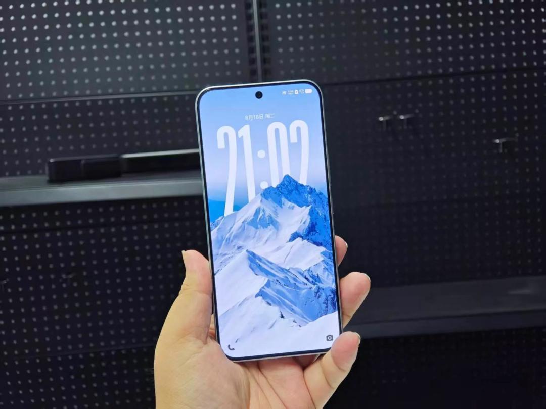 K100的10000mAh电池实测排第2,要买续航怪兽的可以等到下周