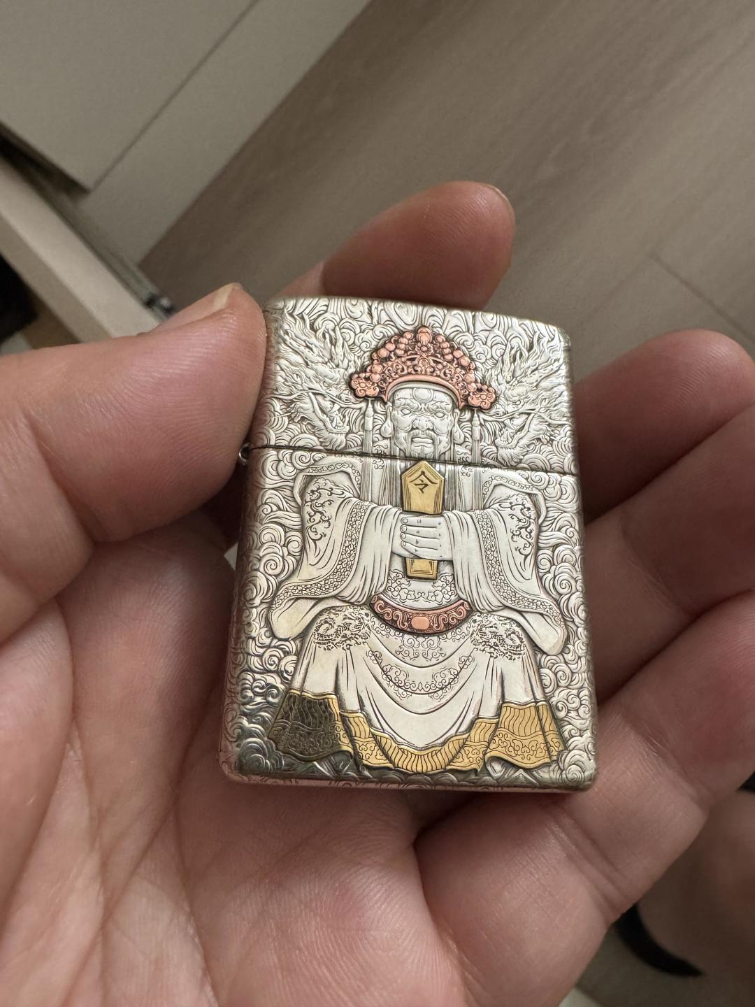 双11刷到你手机的ZIPPO,一半是
