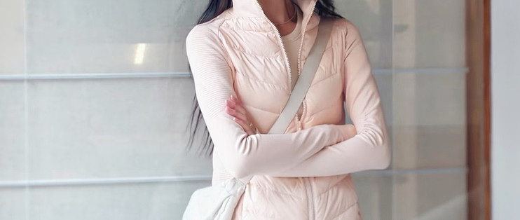 石墨烯鹅绒服的轻盈保暖特性